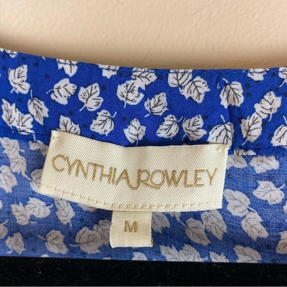 Bundle of 2 Medium Ditsy Floral Blouse - Picture 8 of 11